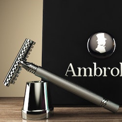 Logo design for AmbroleyOnline by Lukapepe
